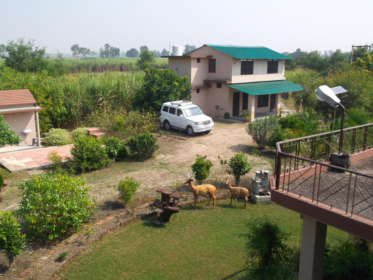 V Resorts Dudhwa Wilderness Camp Lakhimpur エクステリア 写真